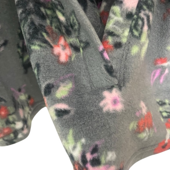 Vera Bradley Sporty Fleece Pullover Hope Blooms L Snap Up Gray Floral New - Picture 3 of 8